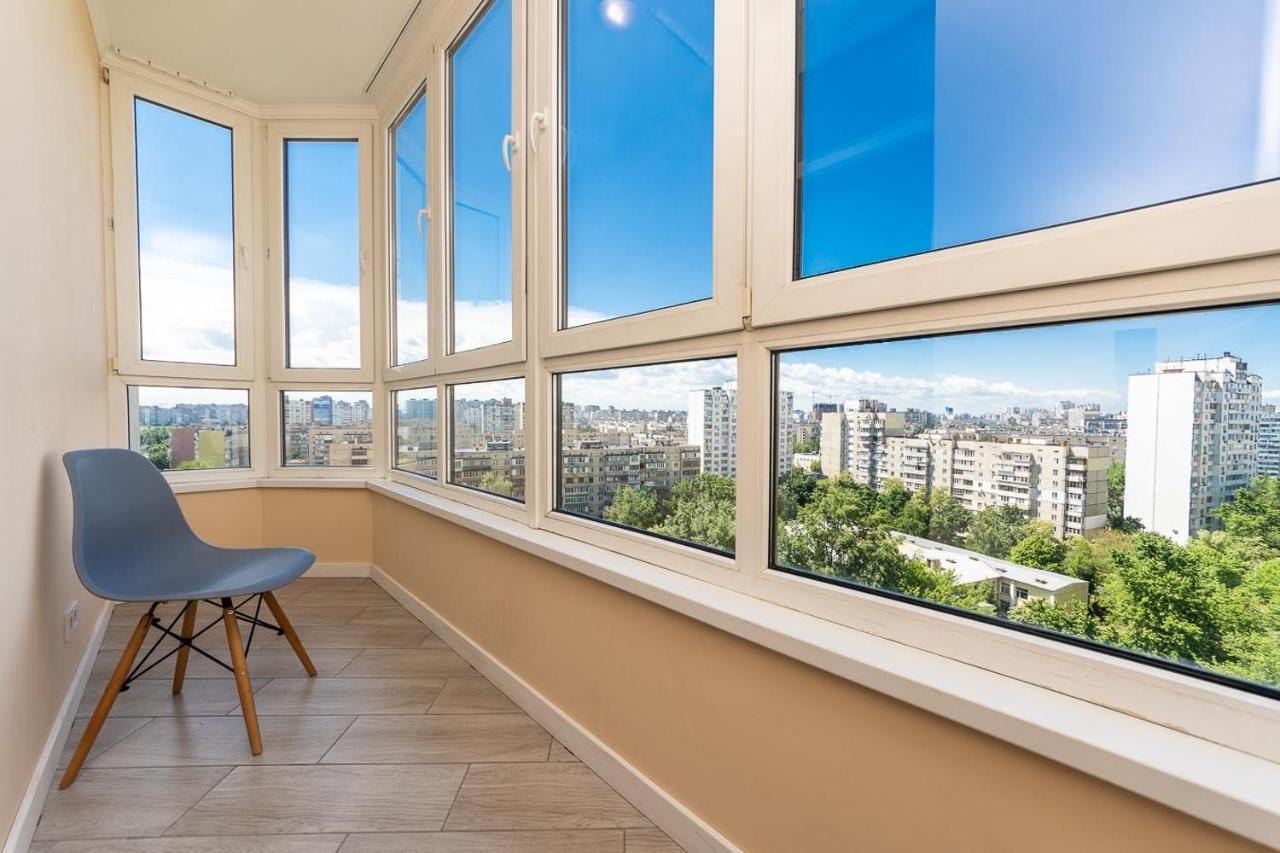 Апартаменти Метро Вирлиця Kiev Exterior foto