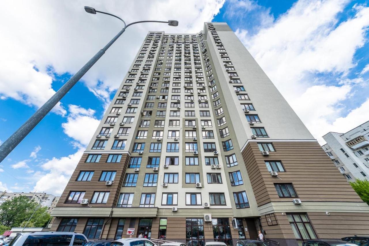 Апартаменти Метро Вирлиця Kiev Exterior foto